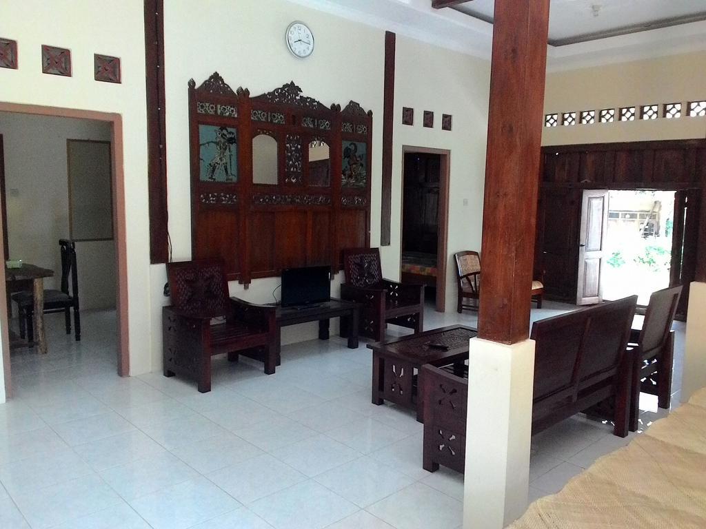 Griya Harja Homestay Magelang Extérieur photo