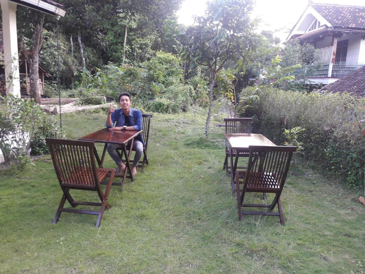 Griya Harja Homestay Magelang Extérieur photo